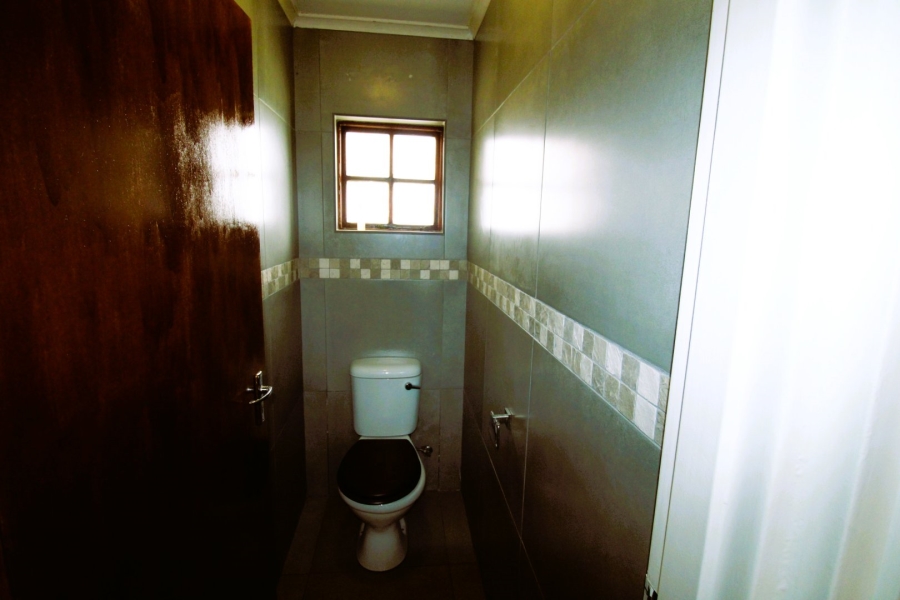 To Let 6 Bedroom Property for Rent in Gonubie Eastern Cape